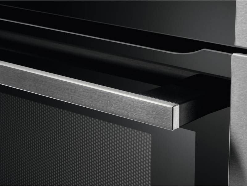 AEG KME768080M met GRATIS "A9OOAF00" airfry tray